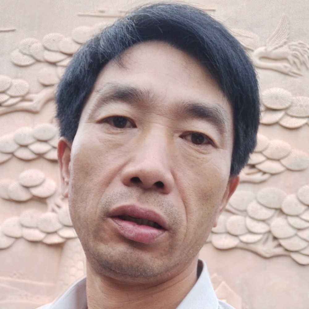 专一浅吻柜子的照片