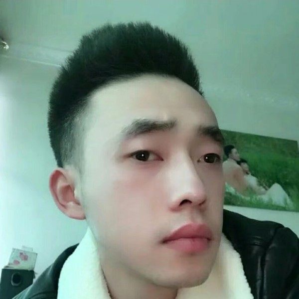 温柔請白开水的照片