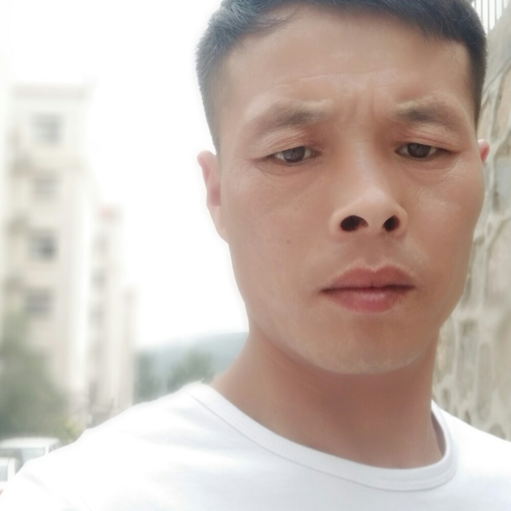 单身和钻石的照片