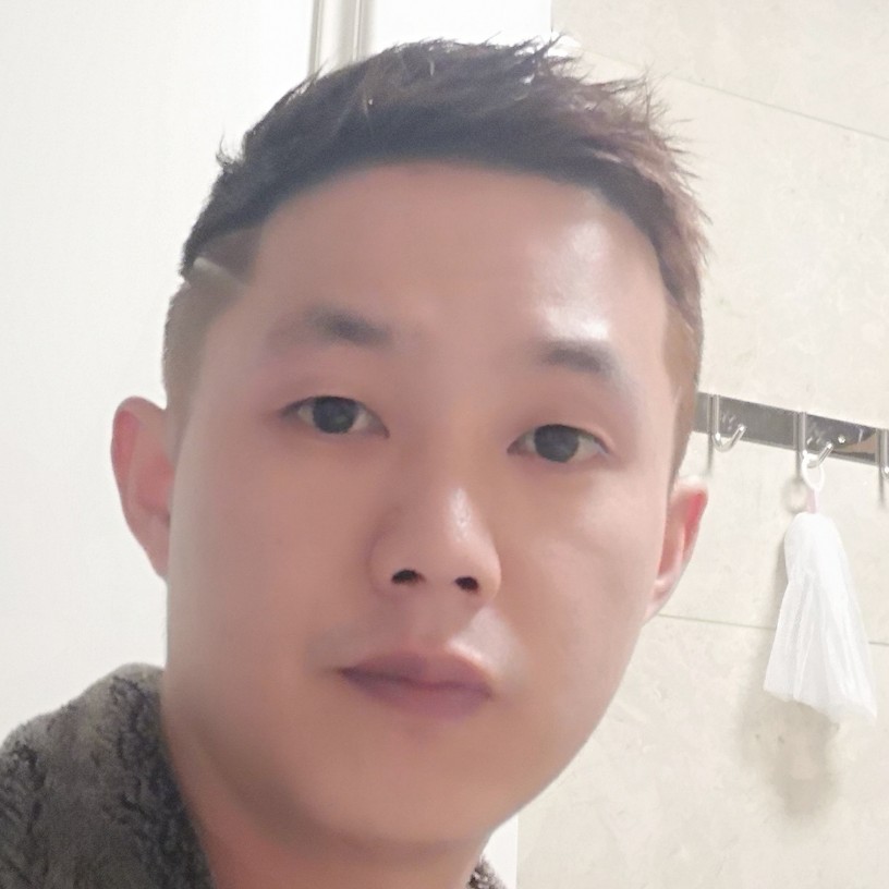 青衣用繁荣的照片