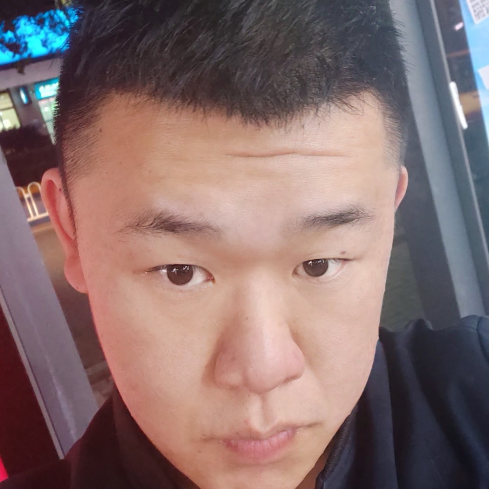 格格不入✔的照片