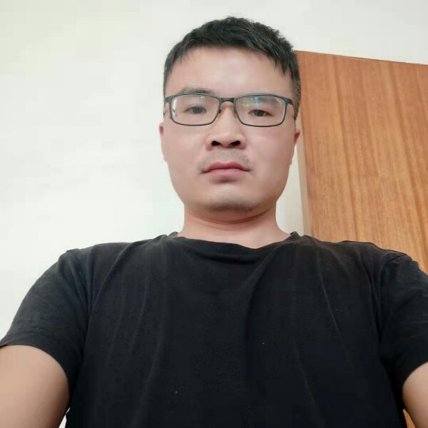 雾气蒙蒙的照片