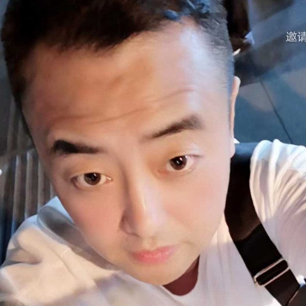 胡一岩的照片