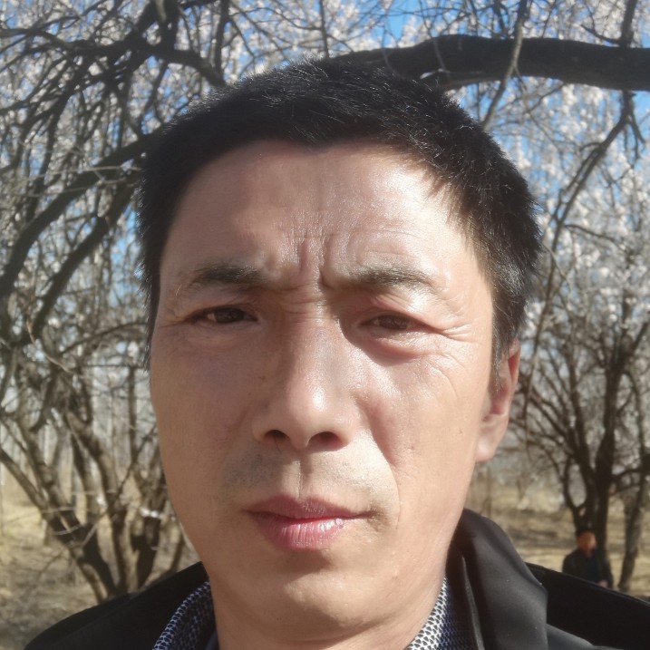 机器猫浅吻聪明的照片