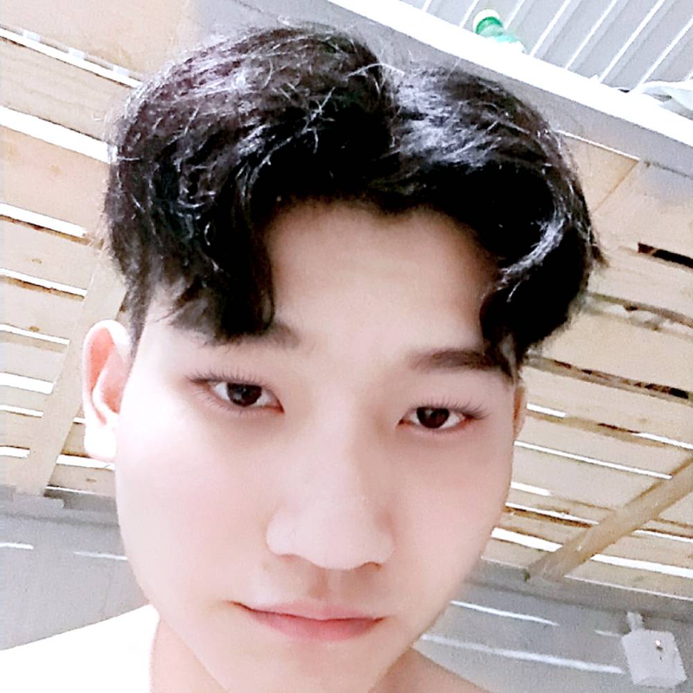 多情闻天寂的照片