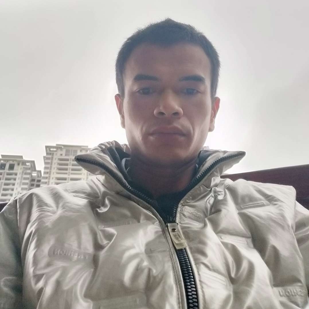 天寂挽手虚拟的照片