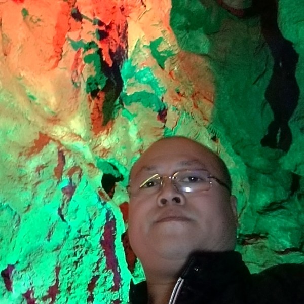 锦江鹏哥的照片