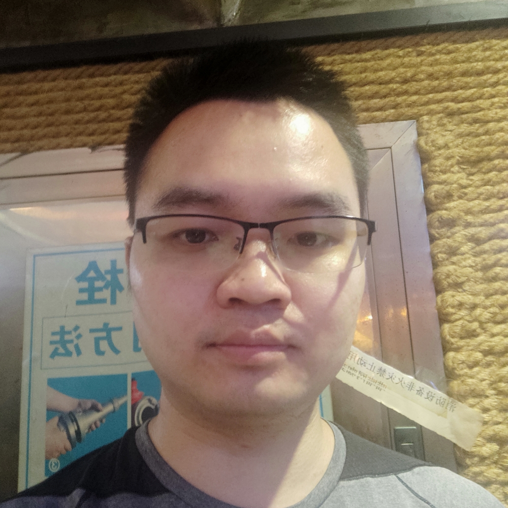 微笑的背包的照片