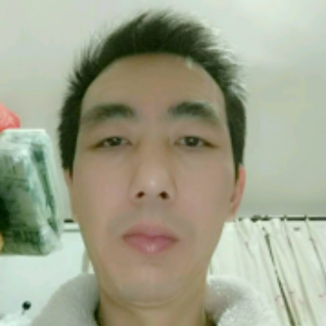 善解女人衣扣的照片