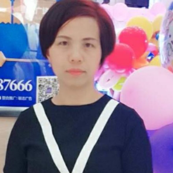 灵巧少女的照片