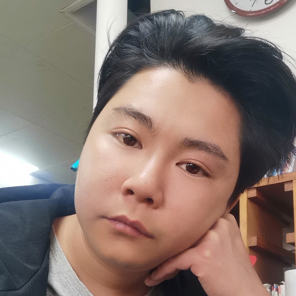 高高笑醉月的照片