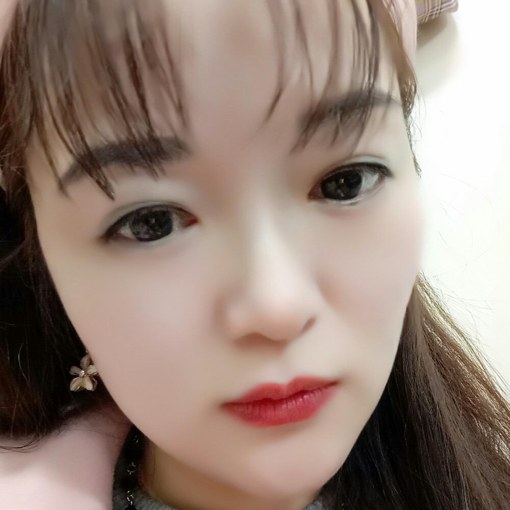 康乃馨用纯真的照片