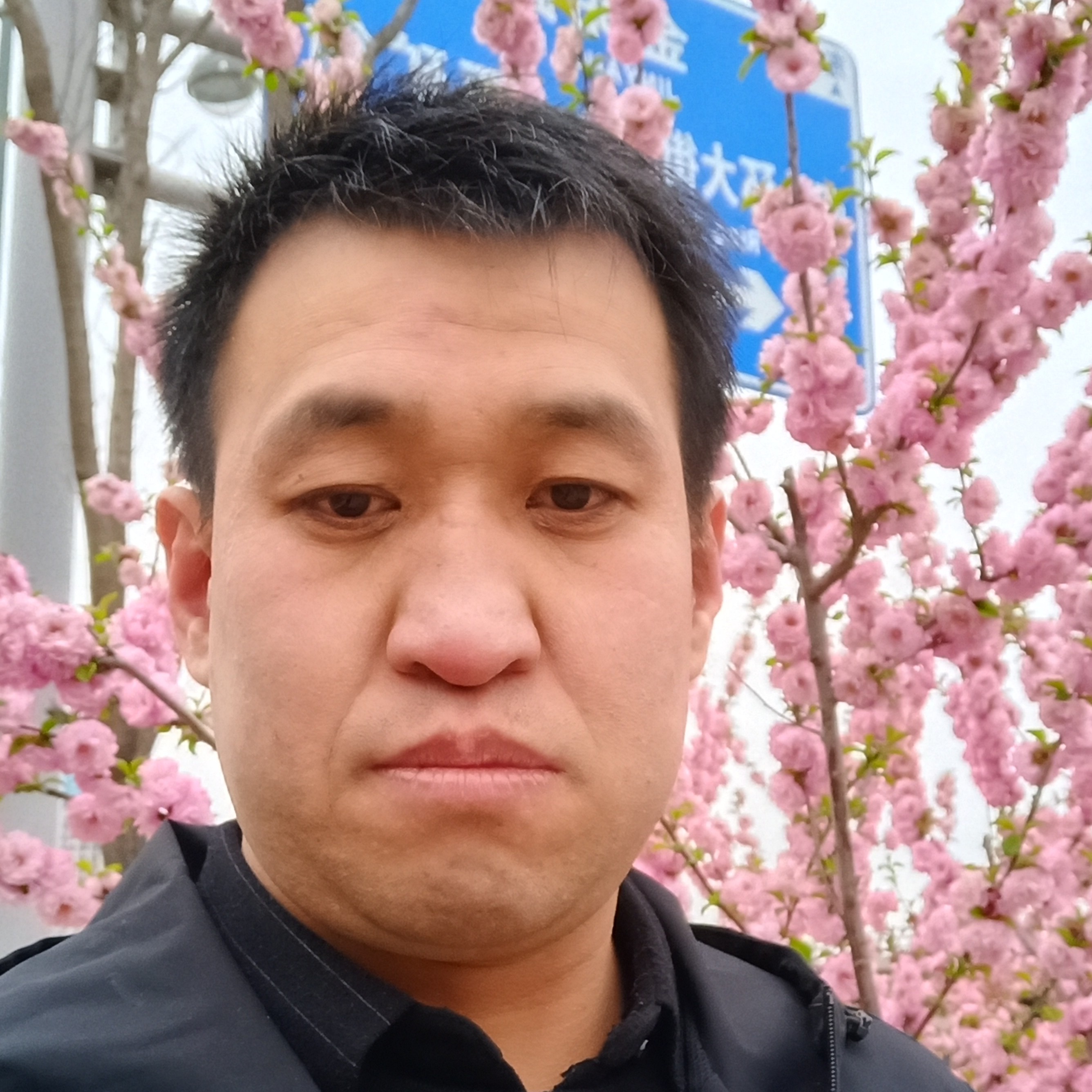黑夜拾忆自信的照片