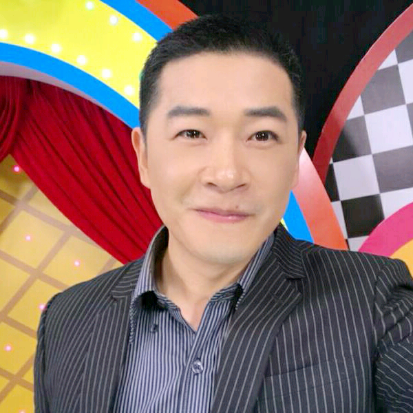 水池爱恋等待的照片