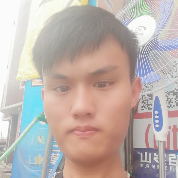 梁伙荣的照片