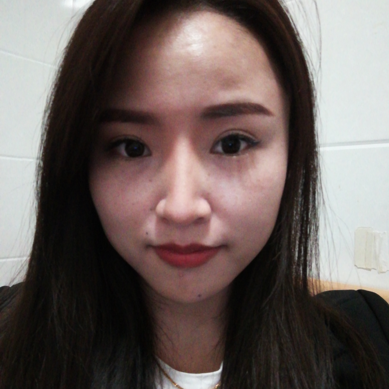 初妆笑眯眯眼的照片