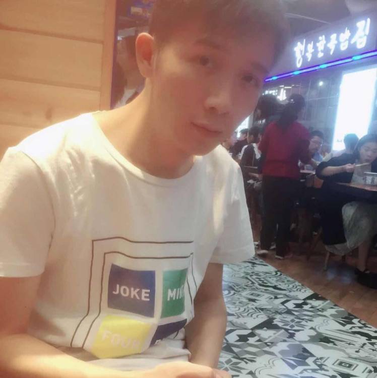 莫喑的照片
