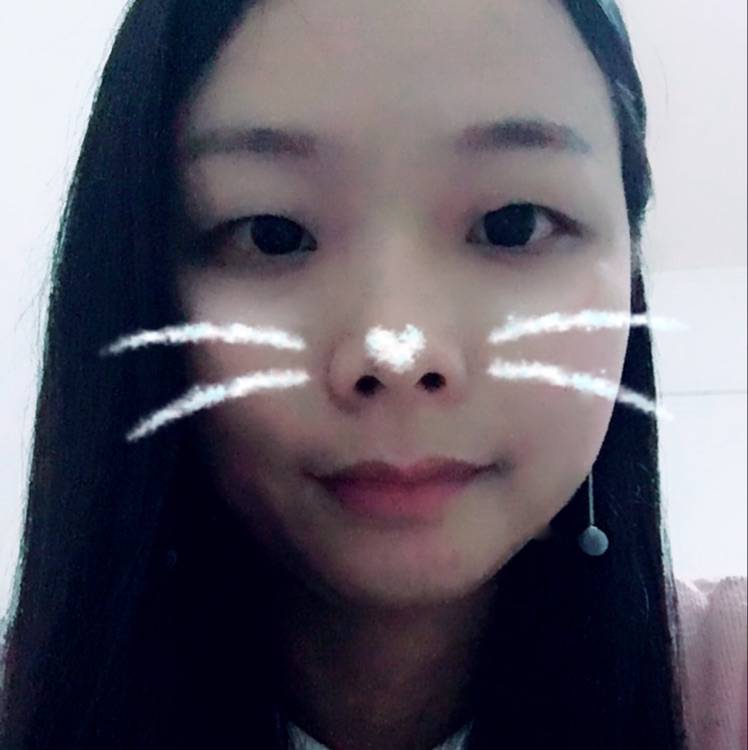 雨中漫步的小希的照片