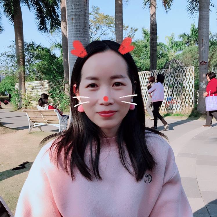 彩虹毛衣的照片