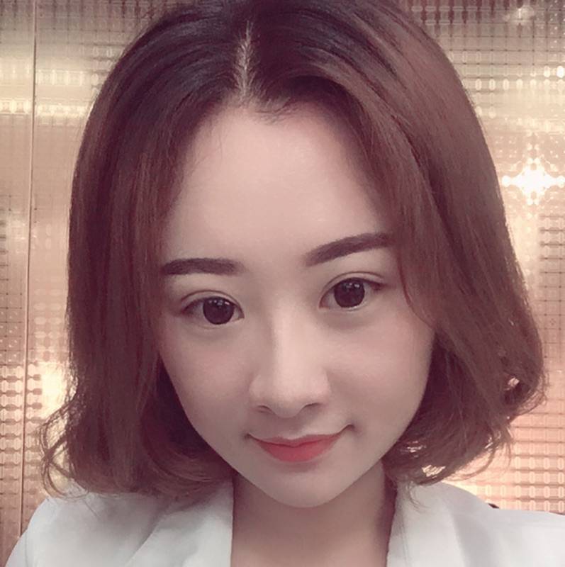 爱搞怪的宝宝的照片