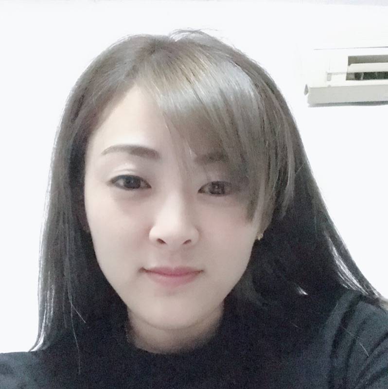 落叶飘舞的照片