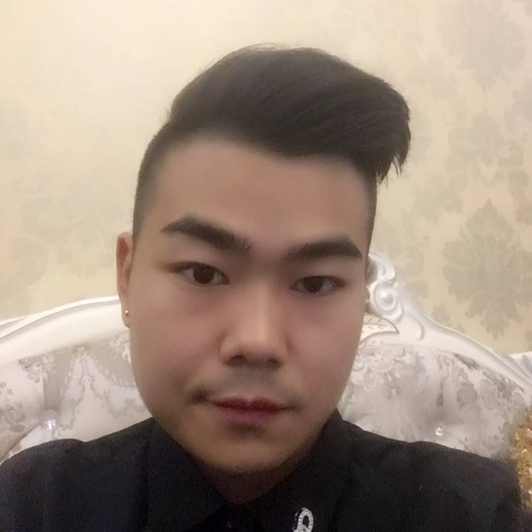 罗亿的照片