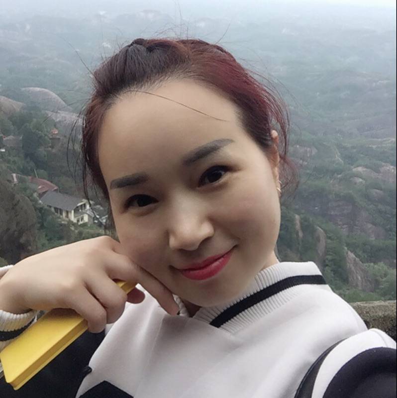 伊人不凡的照片