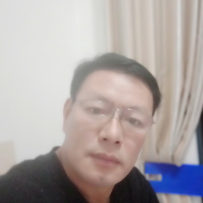 戒指魁梧的照片