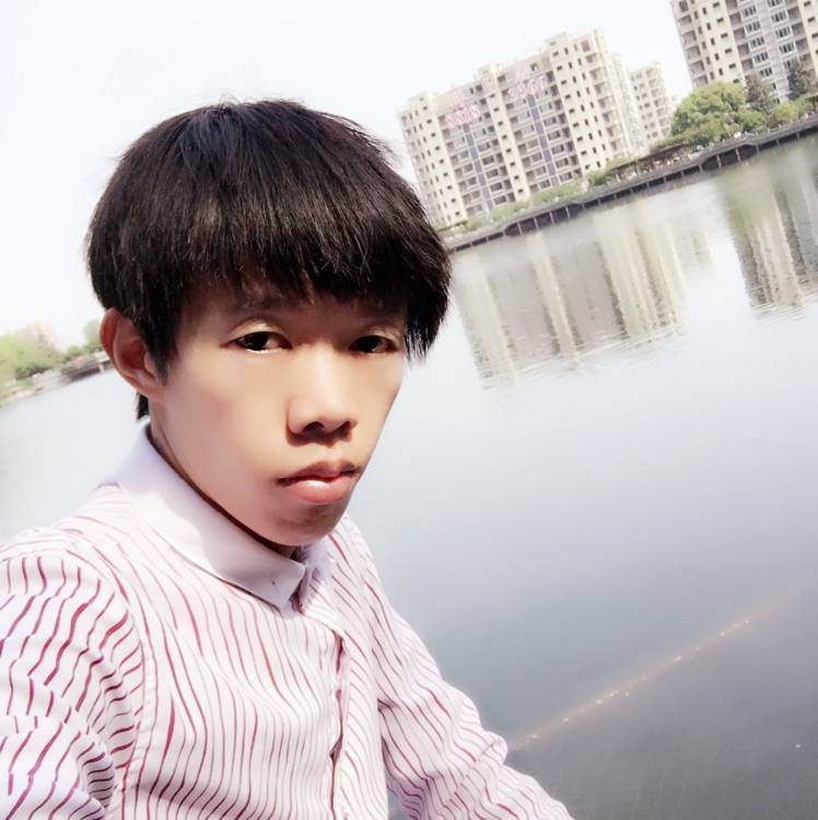 奋斗的广告人的照片