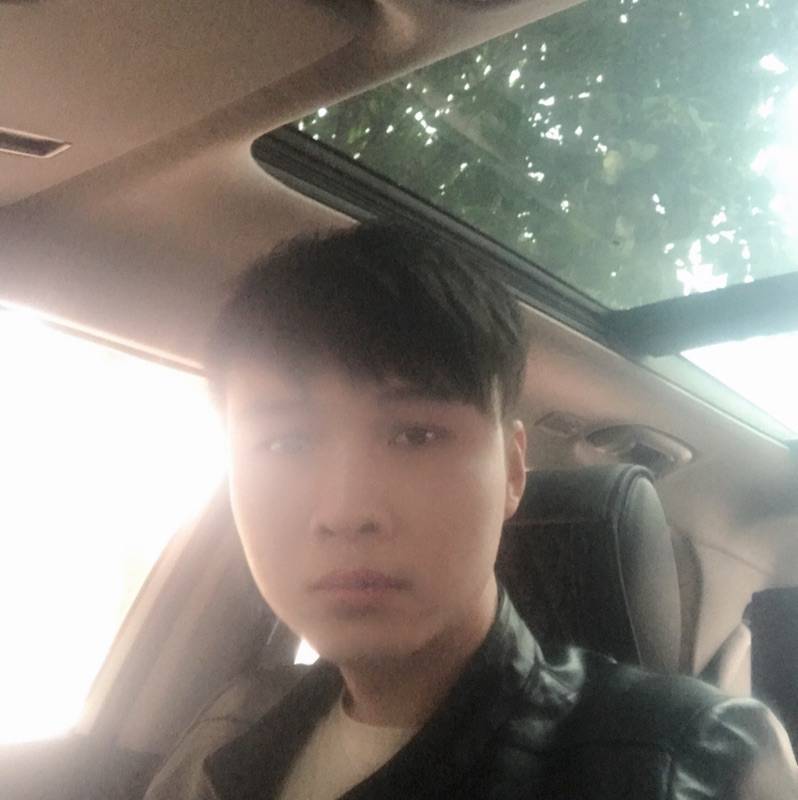 非常认真的照片