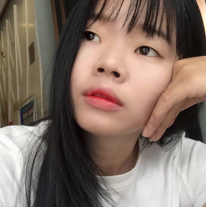 四月。的照片
