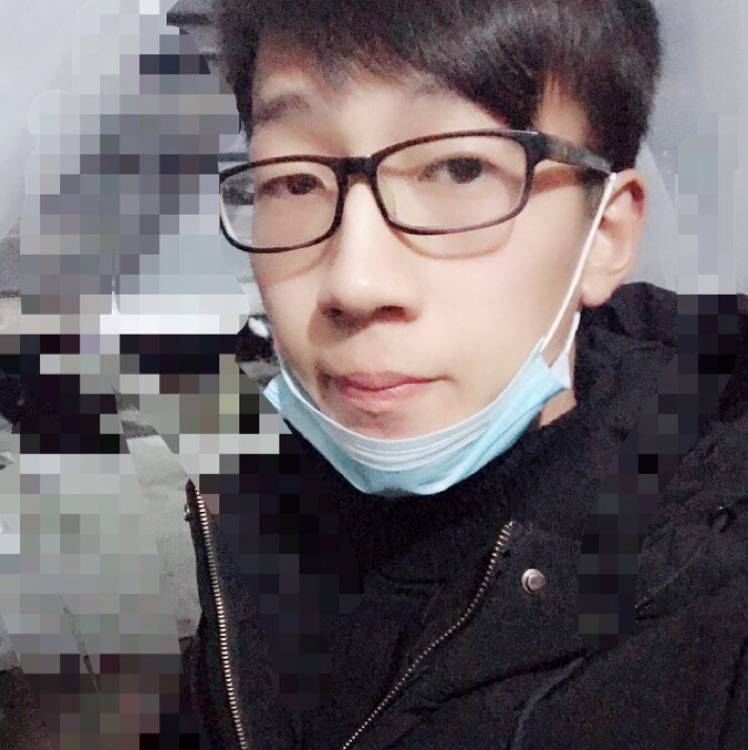 天生一副笨嘴的照片
