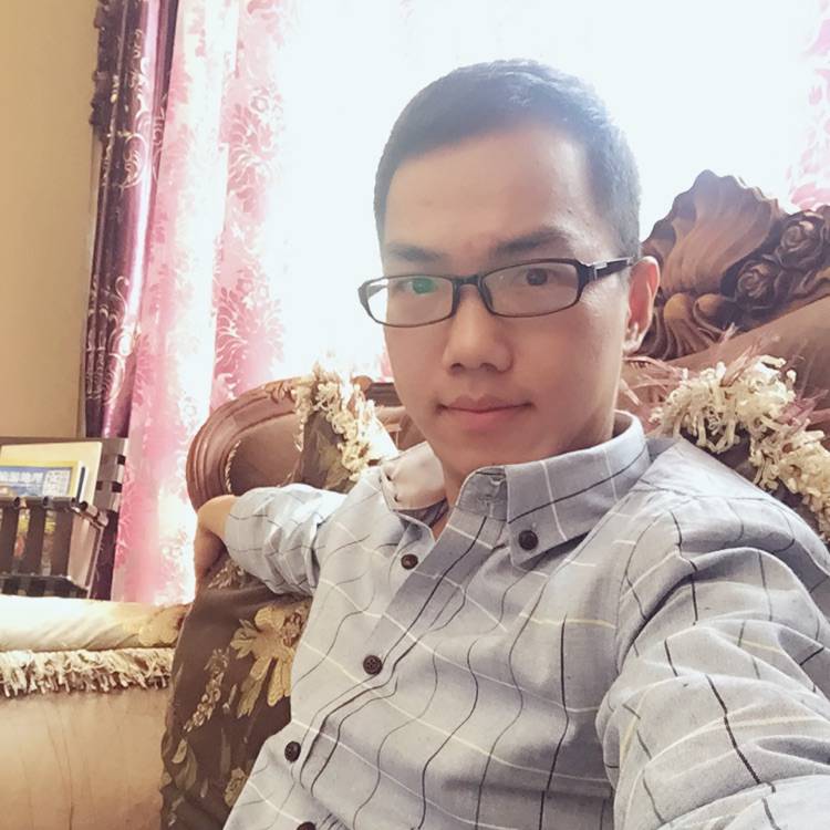 何某某灬的照片