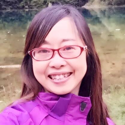 摇曳的紫草田田的照片