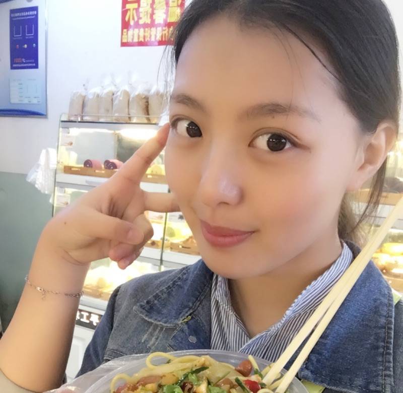 慕依的照片
