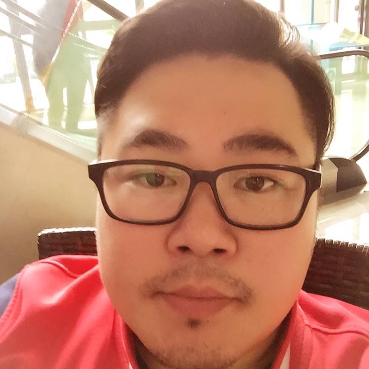 唱情歌的人的照片