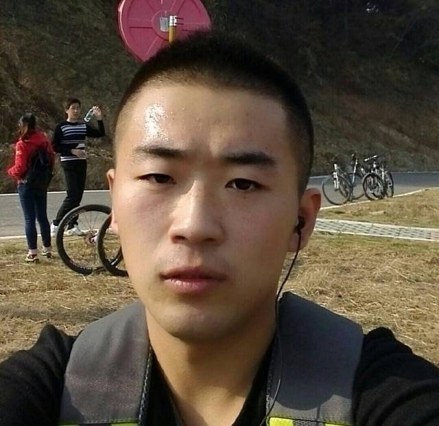 铁血男儿也有情的照片