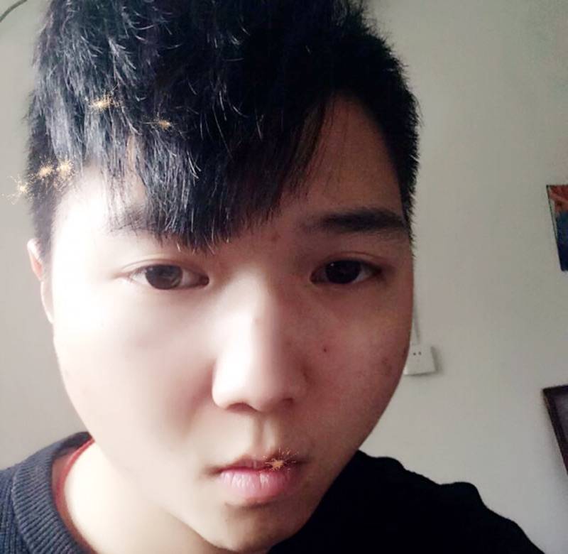 恍恍惚惚的可乐的照片