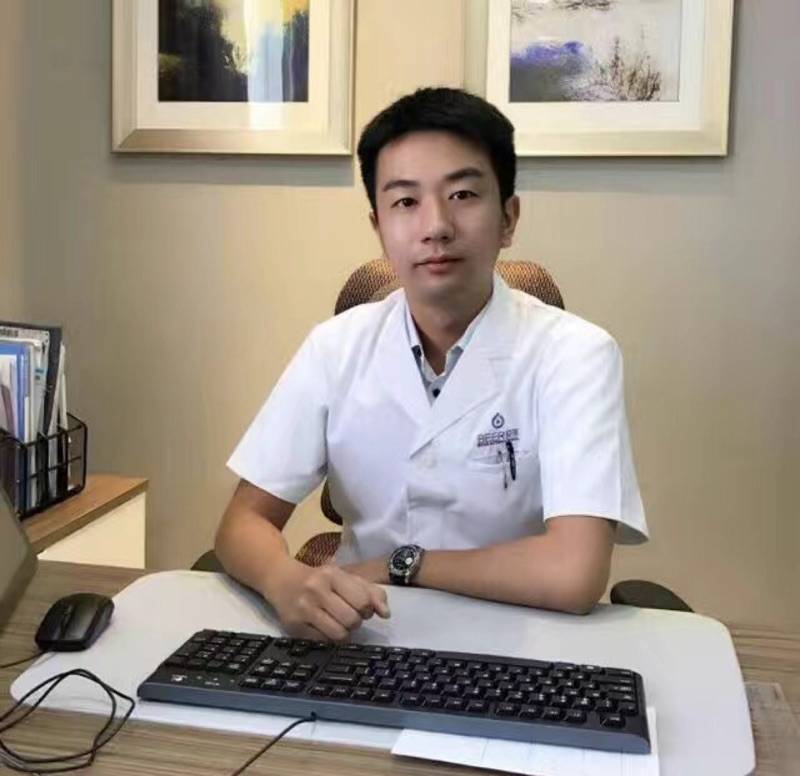 她说。。的照片