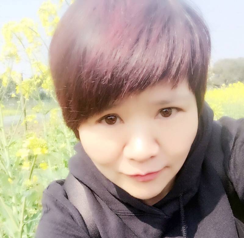 玫瑰红酒的照片