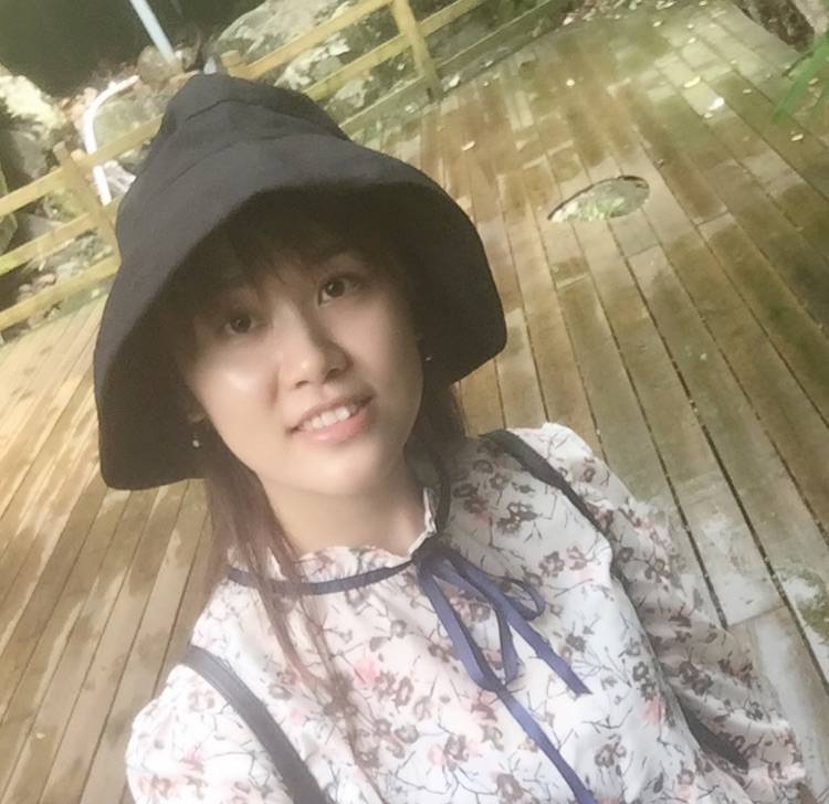 岑溪的照片