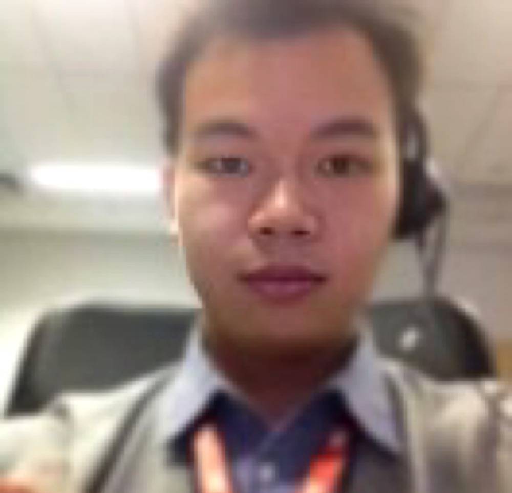 青衫磊落险峰行的照片