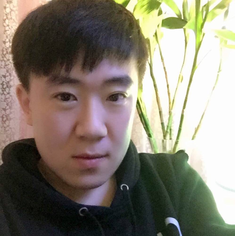 草莓刨冰的照片