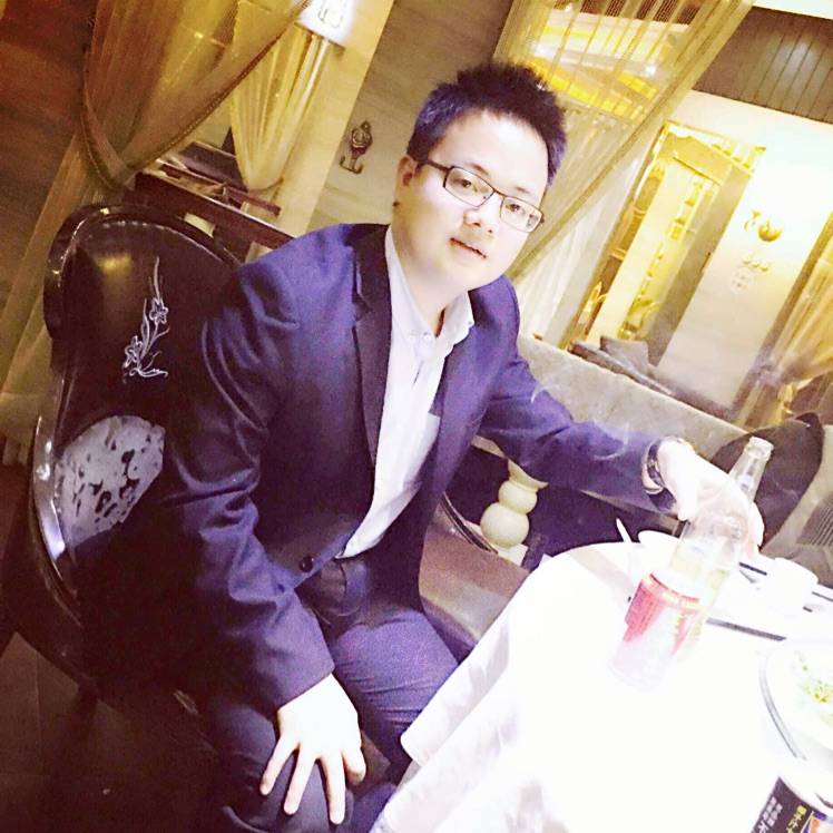 一页苜蓿草的照片