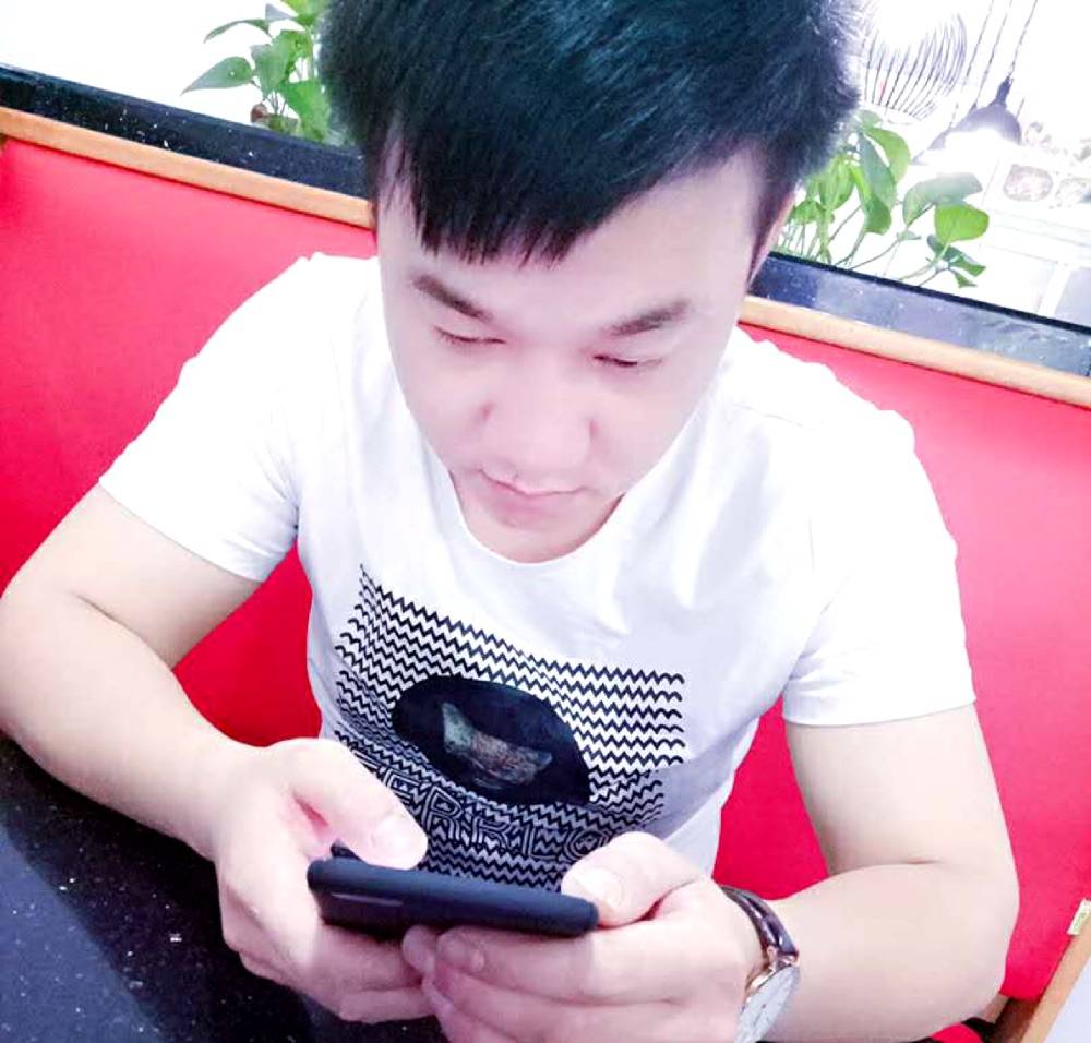 罗安洪的照片