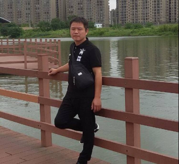 习惯沉默的鱼的照片