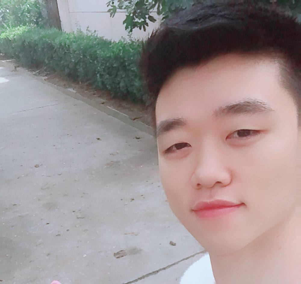 昆弟的照片