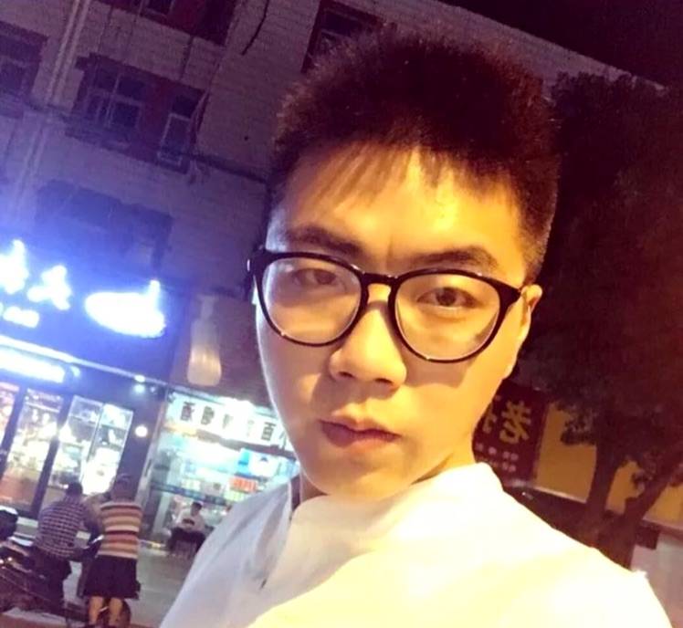 A别无选择的照片
