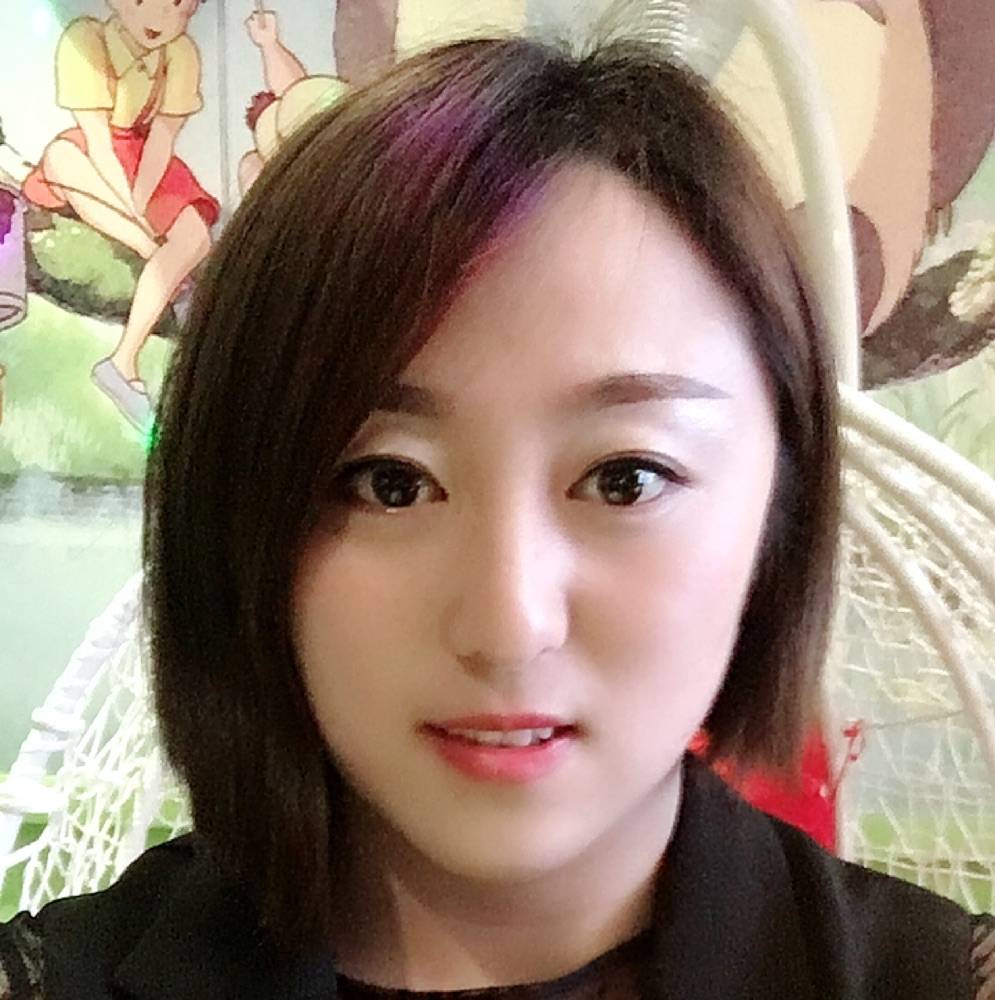 站在边缘的照片