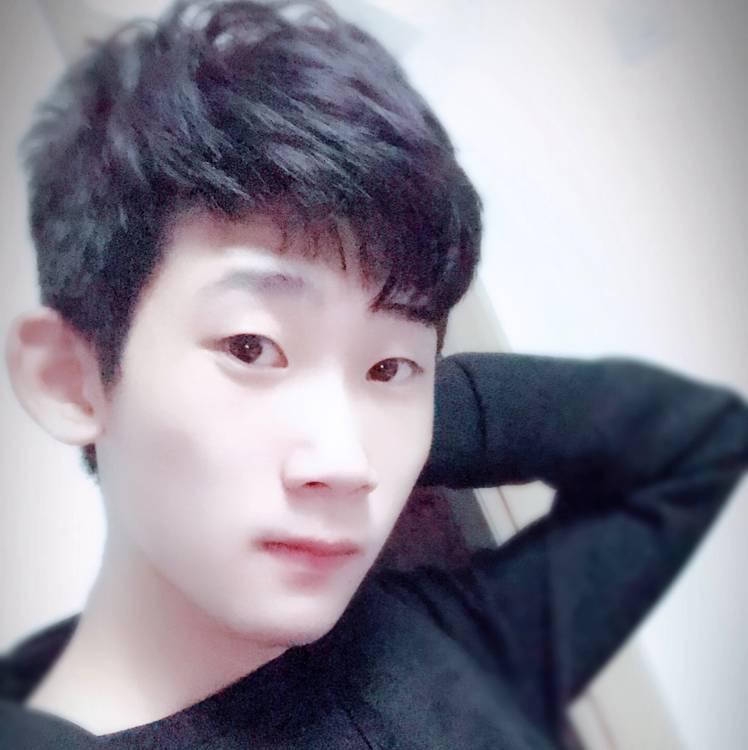 隔壁暖男的照片